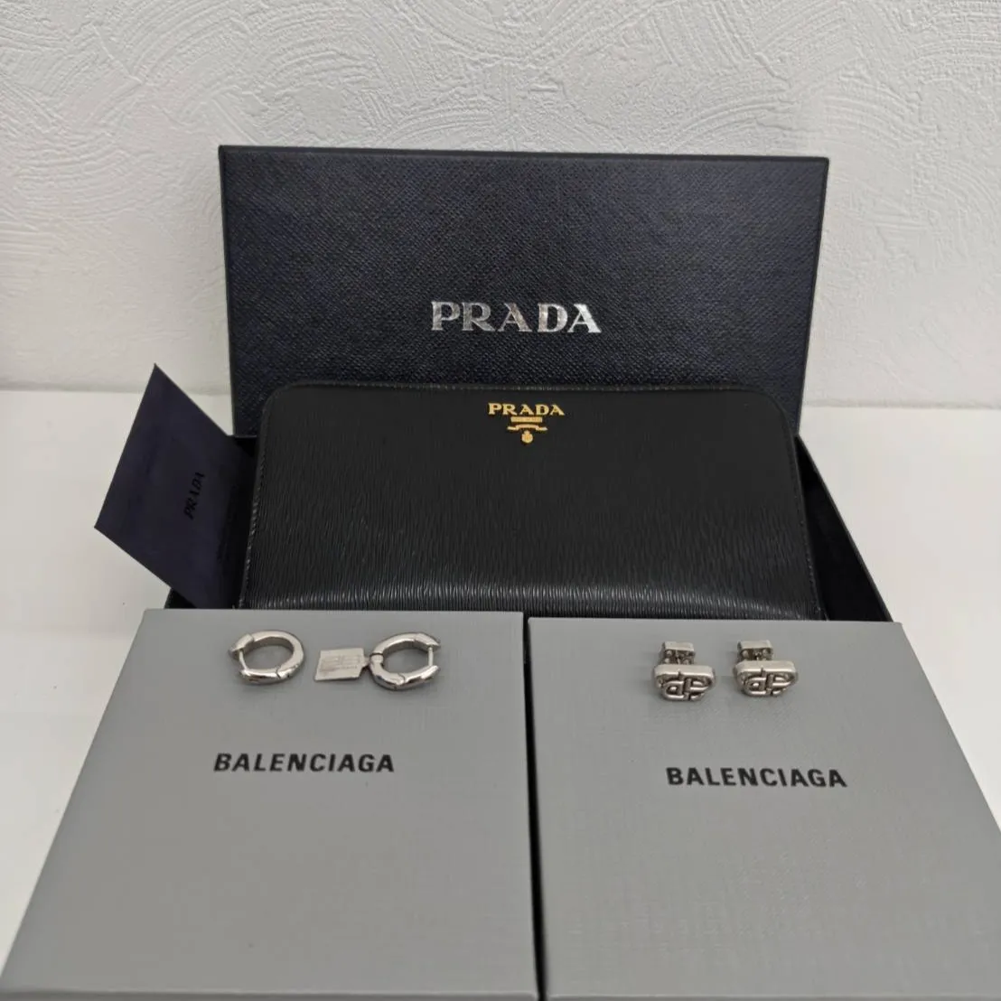 【買取実績】プラダ長財布＆バレンシアガのピアスをお買取！